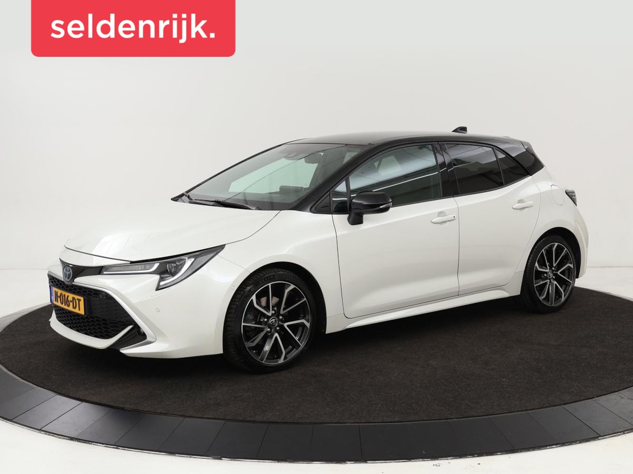 Toyota Corolla - 2.0 Hybrid GR-Sport | Stoel & stuurverwarming | Camera | Adaptive cruise | Sportstoelen | - AutoWereld.nl