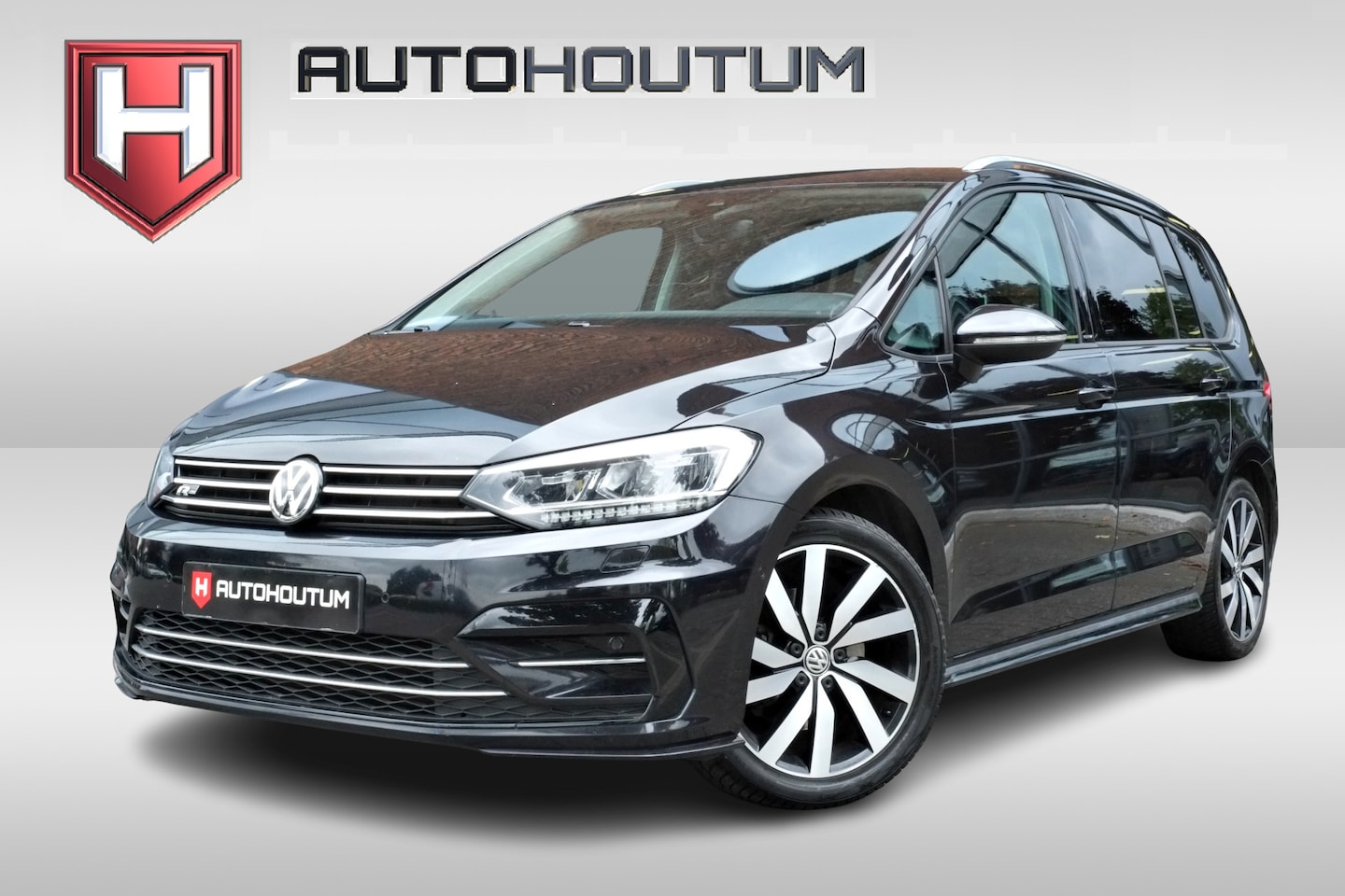 Volkswagen Touran - 1.5 TSI Highline Business R 7p Trekhaak, Achteruitrijcamera - AutoWereld.nl