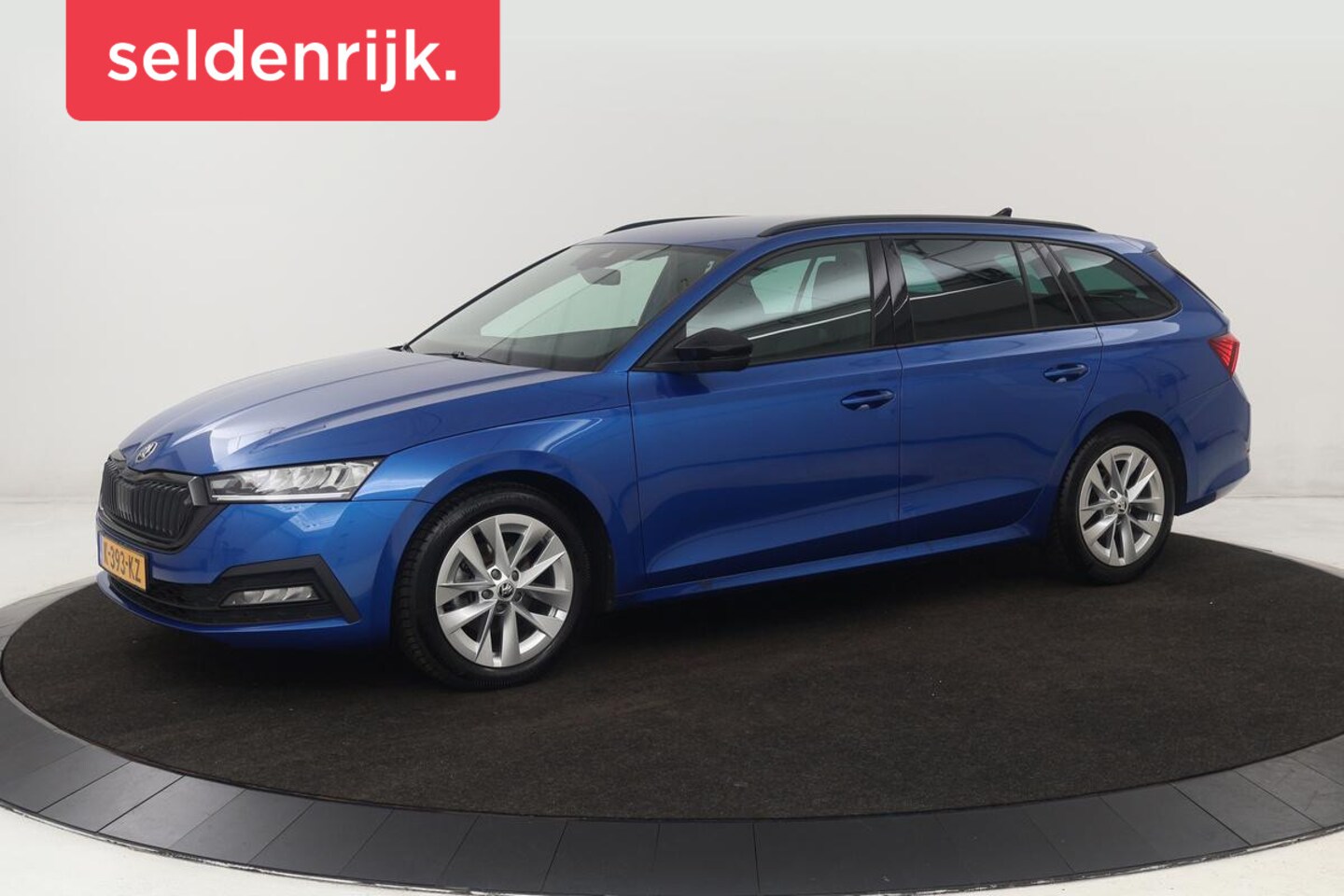 Skoda Octavia - 1.0 e-TSI Sport | Carplay | Full LED | Navigatie | Sfeerverlichting | DAB | Sportstoelen | - AutoWereld.nl