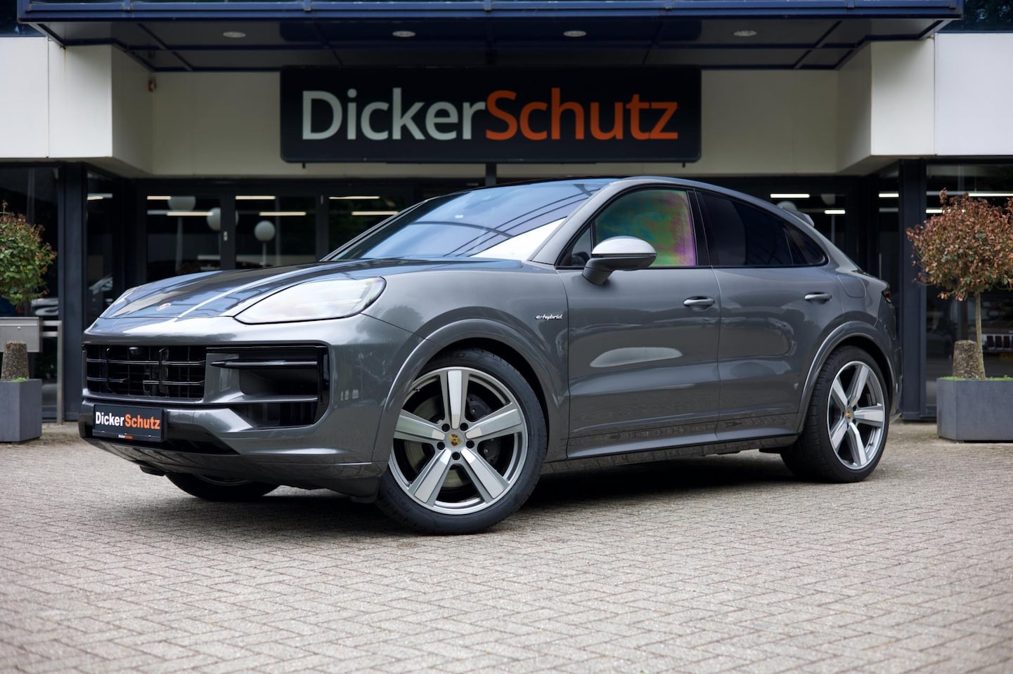 Porsche Cayenne Coupé - E-Hybrid | Achteras | Trekhaak | Soft-Close | Sportstoelen Plus | InnoDrive | SportDesign - AutoWereld.nl