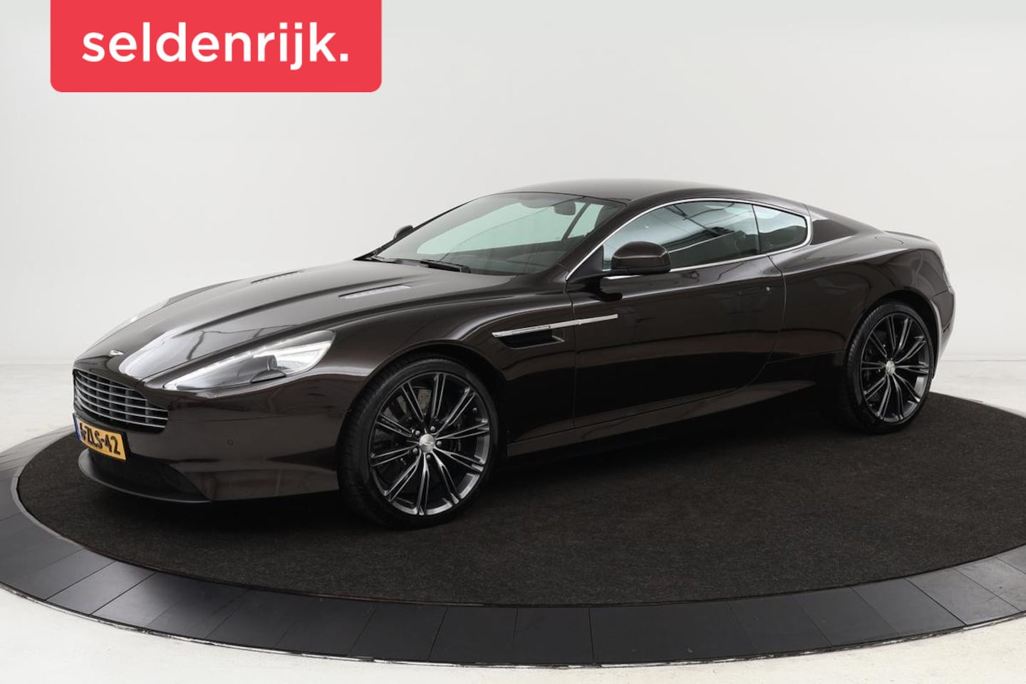 Aston Martin V12 Virage - 6.0 2+2 | 497pk | Keramisch | Leder | Stoelverwarming | Premium Audio | Alcantara | Memory - AutoWereld.nl