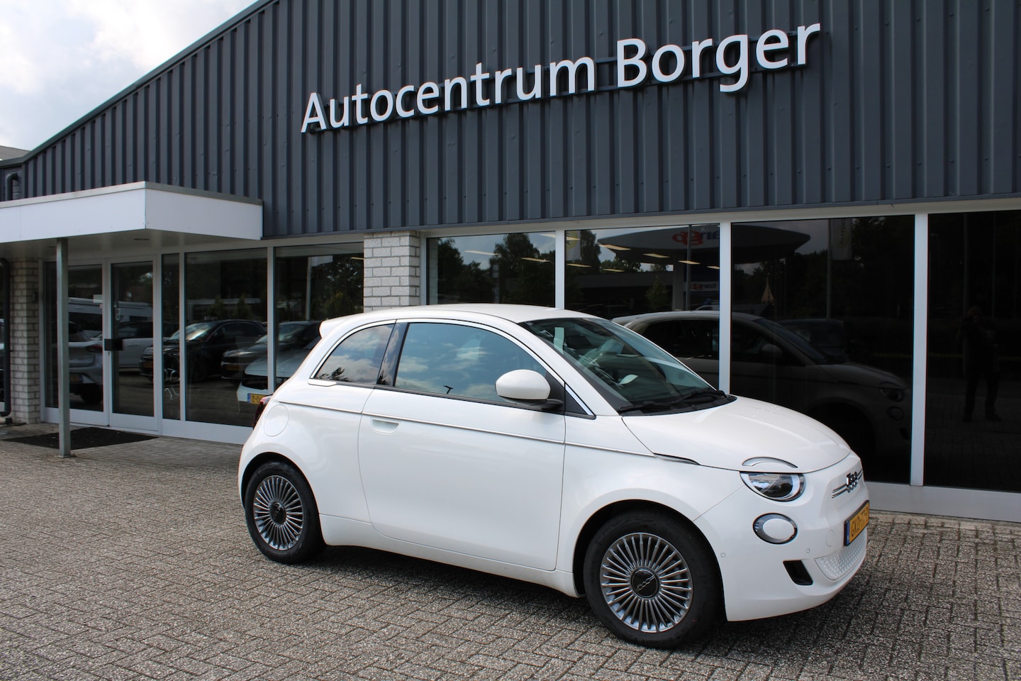 Fiat 500 - Urban 42 kWh Automaat 16"LM /Clima/Cruise/Camera - AutoWereld.nl