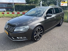 Volkswagen Passat Variant - 1.4 TSI Highline BlueMotion Leder PDC Camera Carplay