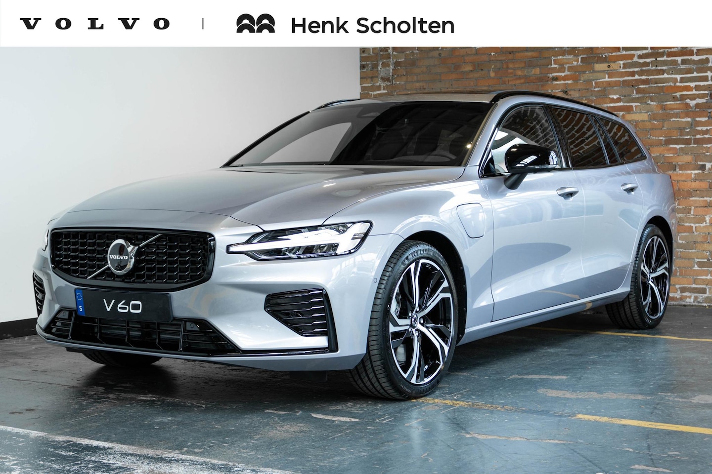 Volvo V60 - 2.0 T6 Plug-in hybrid AWD Plus Dark | Schuif/Kantel Panoramadak | Harman Kardon Premium Au - AutoWereld.nl