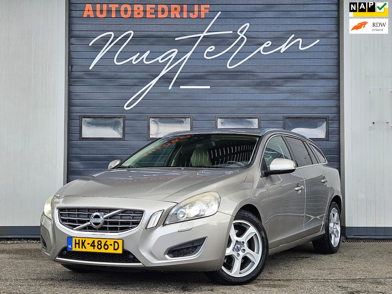 Volvo V60 - 1.6 DRIVe Summum|Leer|Bliss|Xenon|Navi - AutoWereld.nl