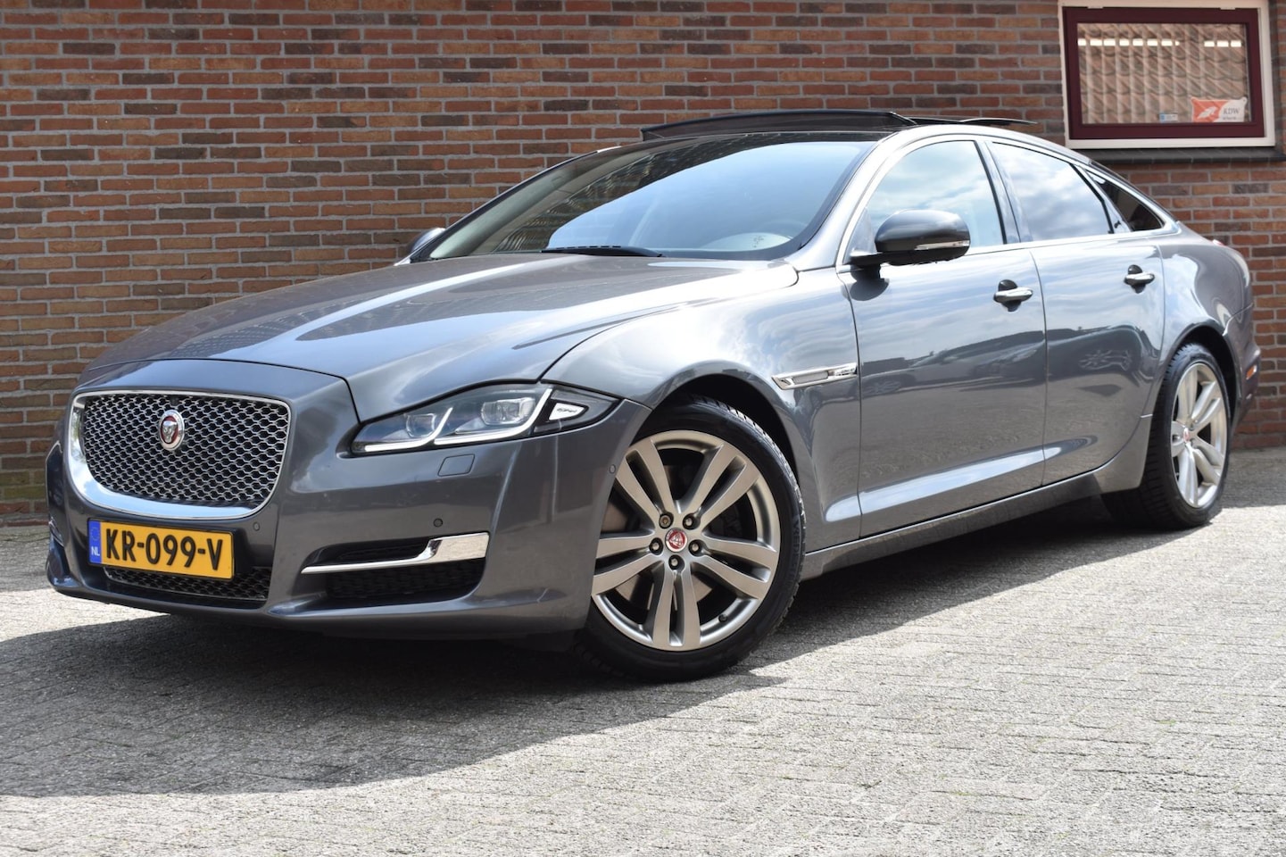 Jaguar XJ - 3.0 D Premium Luxury '16 LED Pano Leder Clima NAvi Cruise Inruil mogelijk - AutoWereld.nl