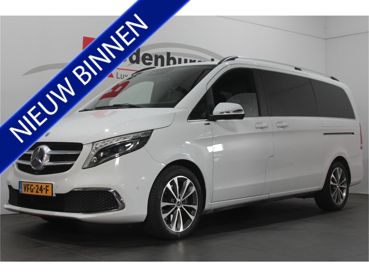 Mercedes-Benz V-klasse - 300d Lang DC Edition - Navi / Leder / 360º / Rijstrooksens. - AutoWereld.nl