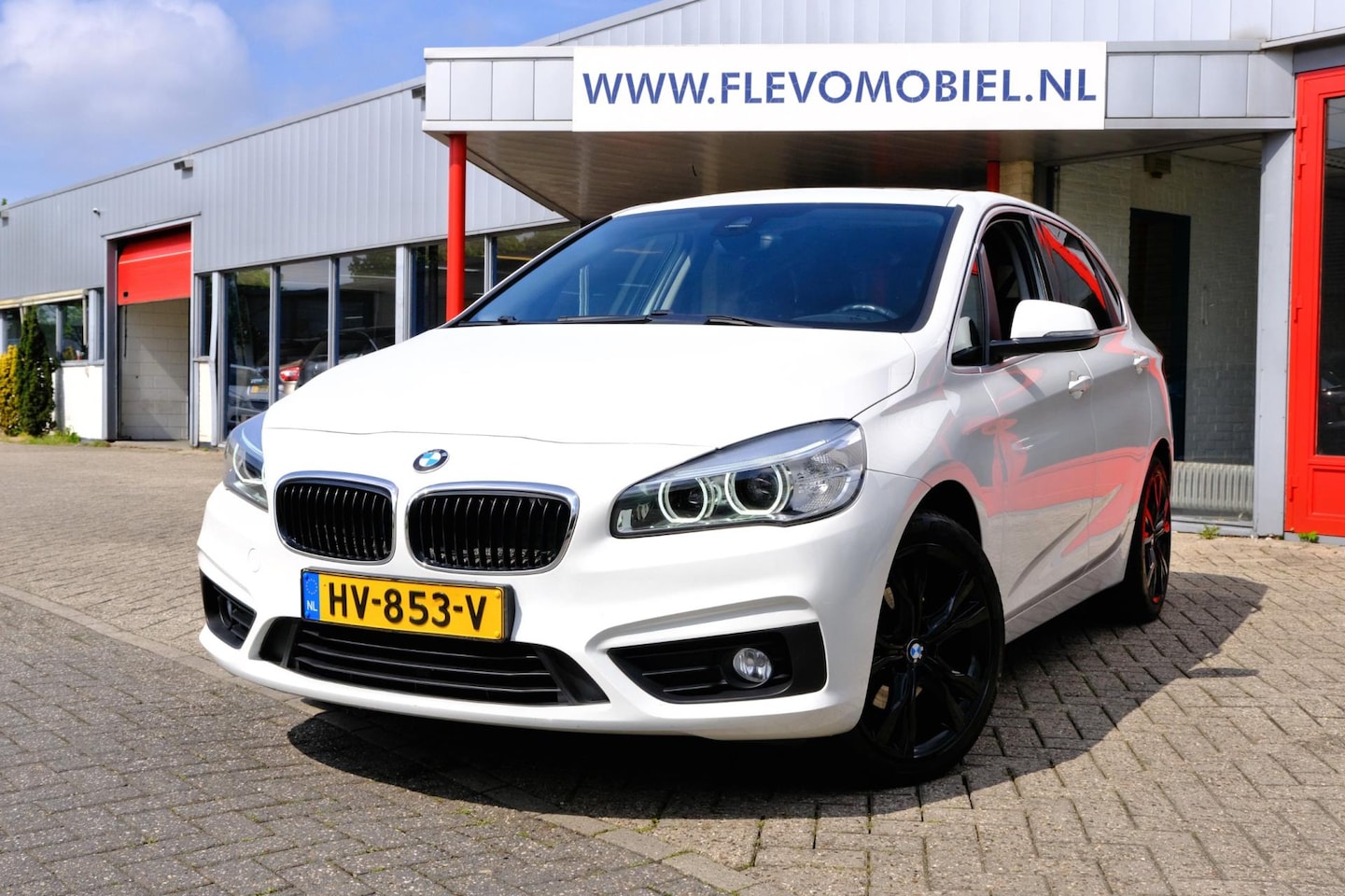 BMW 2-serie Active Tourer - 216d Essential Aut. Pano|Navi|Clima|Cam|LMV - AutoWereld.nl