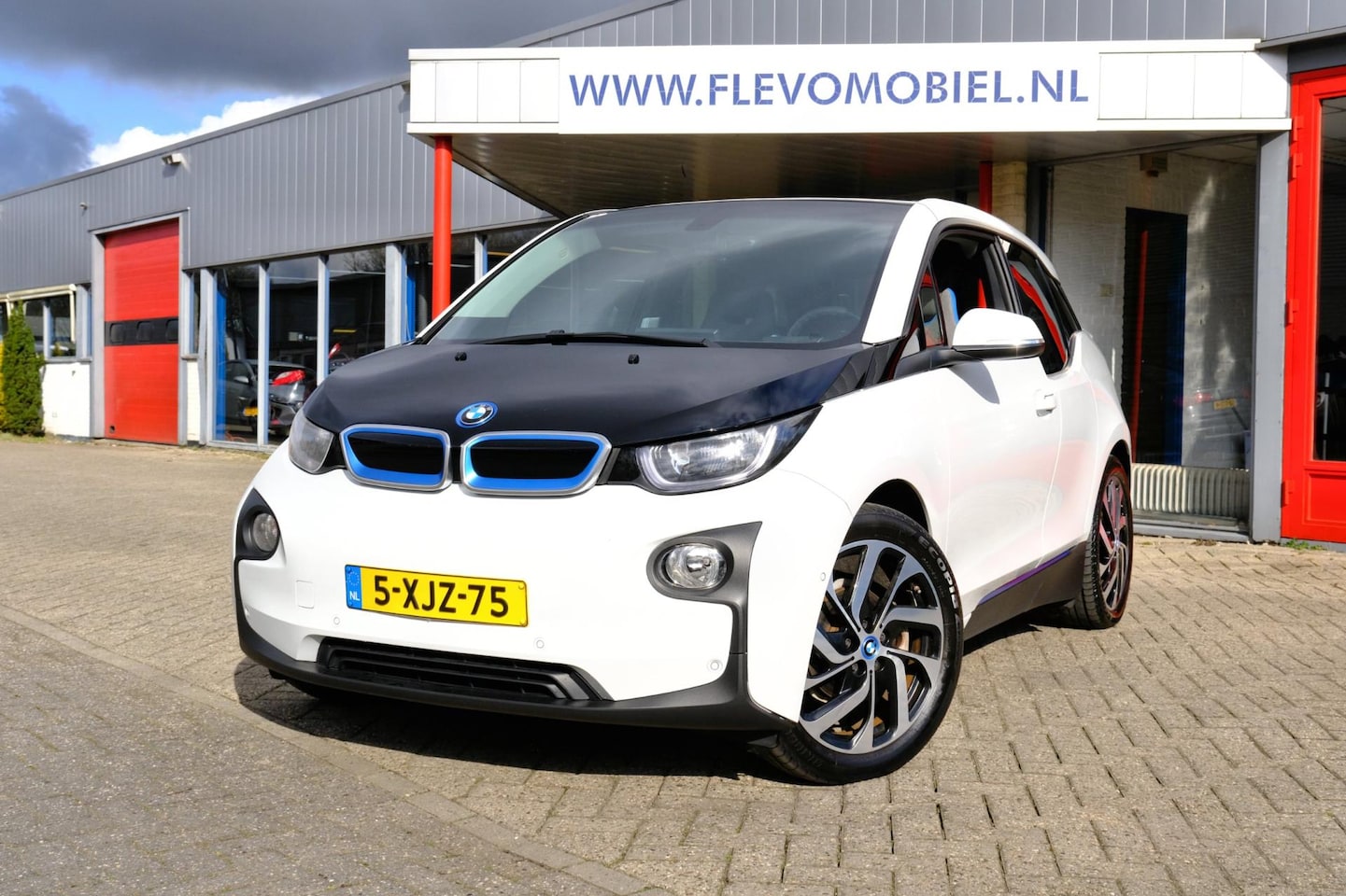 BMW i3 - Range Extender Aut. Pano|Navi|Clima|LMV - AutoWereld.nl