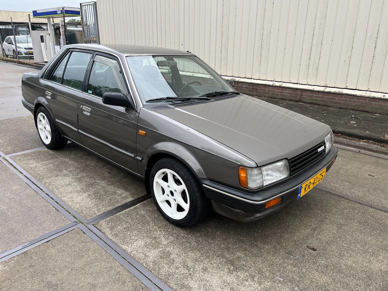 Mazda 323 - 1.3 L APK 01-04-2027 - AutoWereld.nl