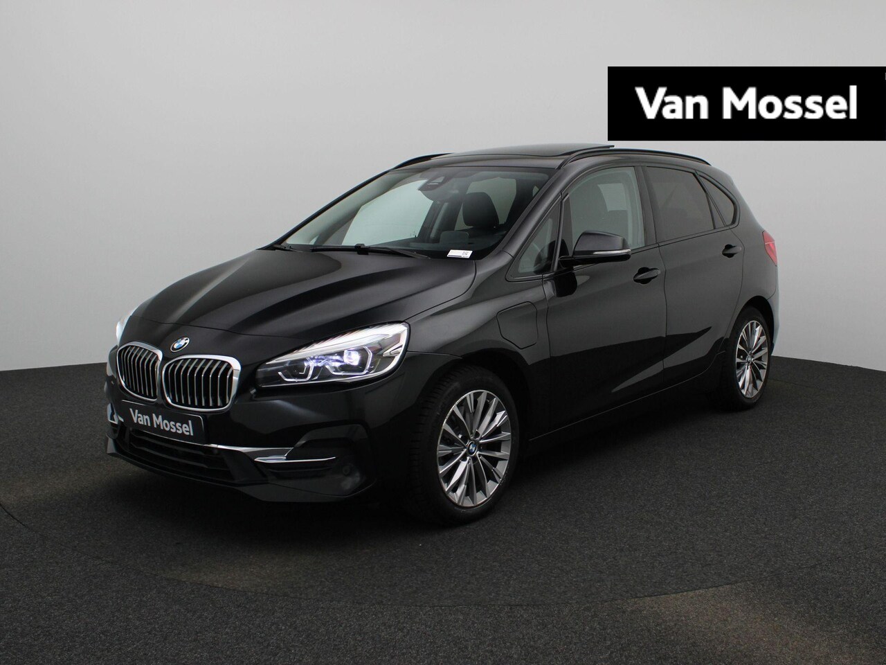BMW 2-serie Active Tourer - 225xe iPerformance High Executive Aut. | Panoramadak | LMV | Leder | Xenon | Camera | Navi - AutoWereld.nl
