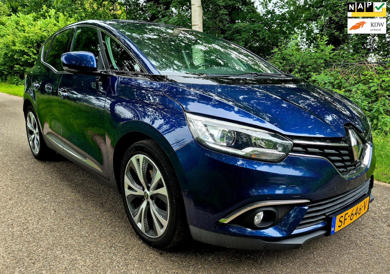 Renault Scénic - 1.3 TCe Intens / automaat / groot navi . Camera - AutoWereld.nl
