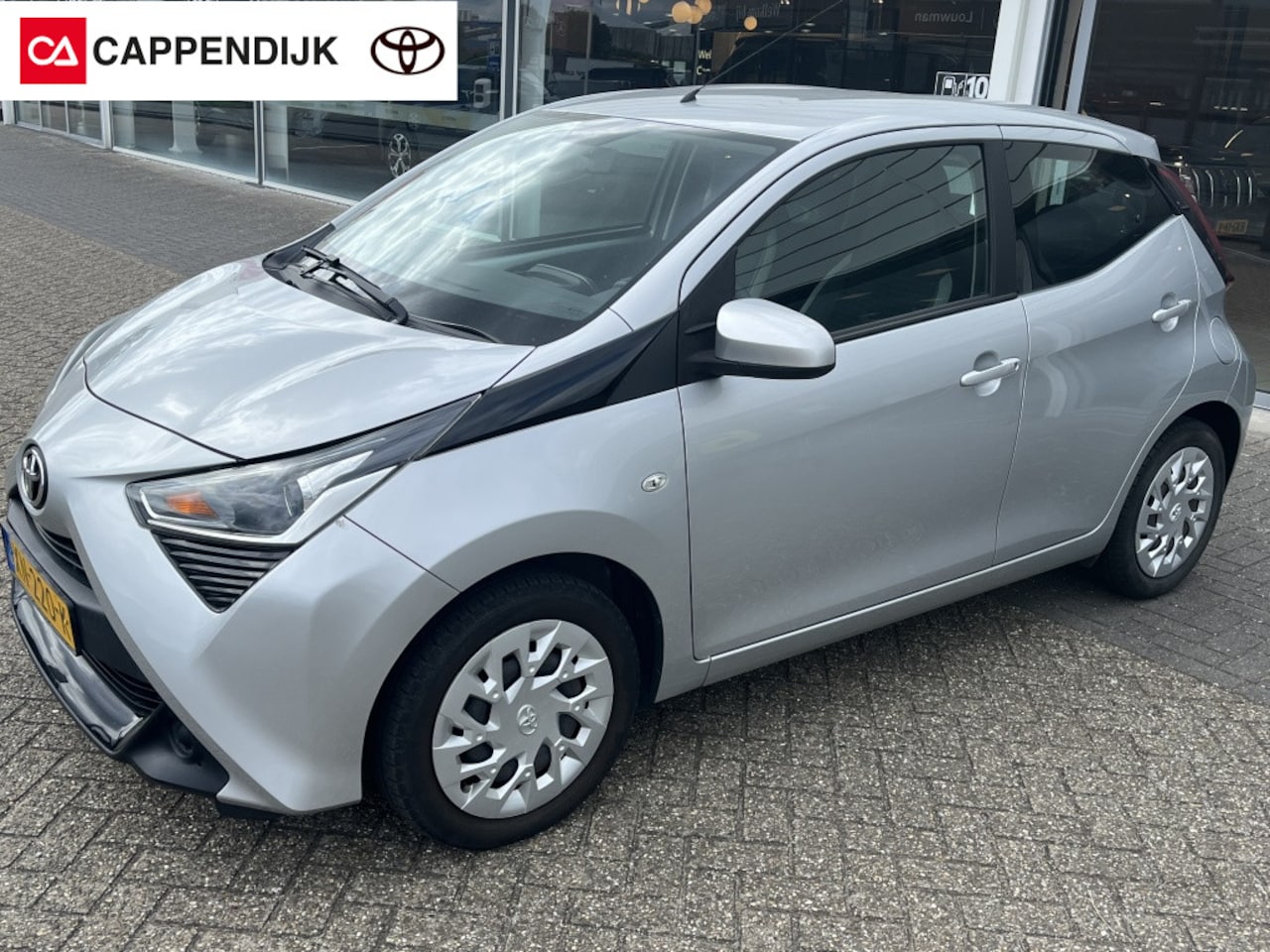 Toyota Aygo - Automaat 1.0 VVT-i x-play | AIRCO | CAMERA | Lage km-stand | - AutoWereld.nl