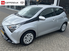 Toyota Aygo - Automaat 1.0 VVT-i x-play | AIRCO | CAMERA | Lage km-stand |