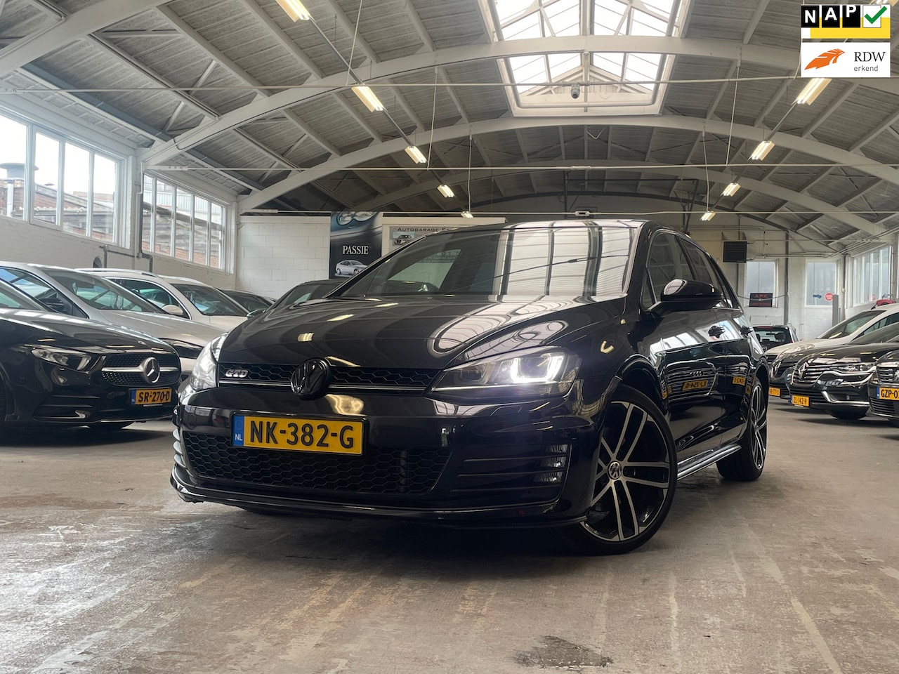 Volkswagen Golf - 2.0 TDI GTD Sport & Sound/Panorama/Camera... - AutoWereld.nl