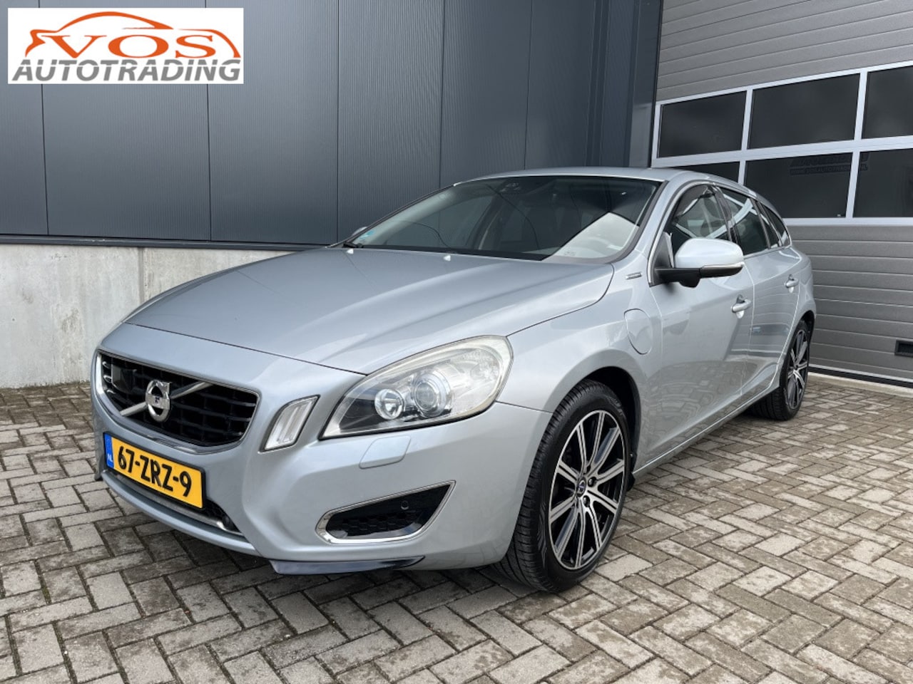 Volvo V60 - 2.4 D6 AWD Plug-In Hybrid Summum 2.4 D6 AWD Plug-in Hybrid Summum. - AutoWereld.nl