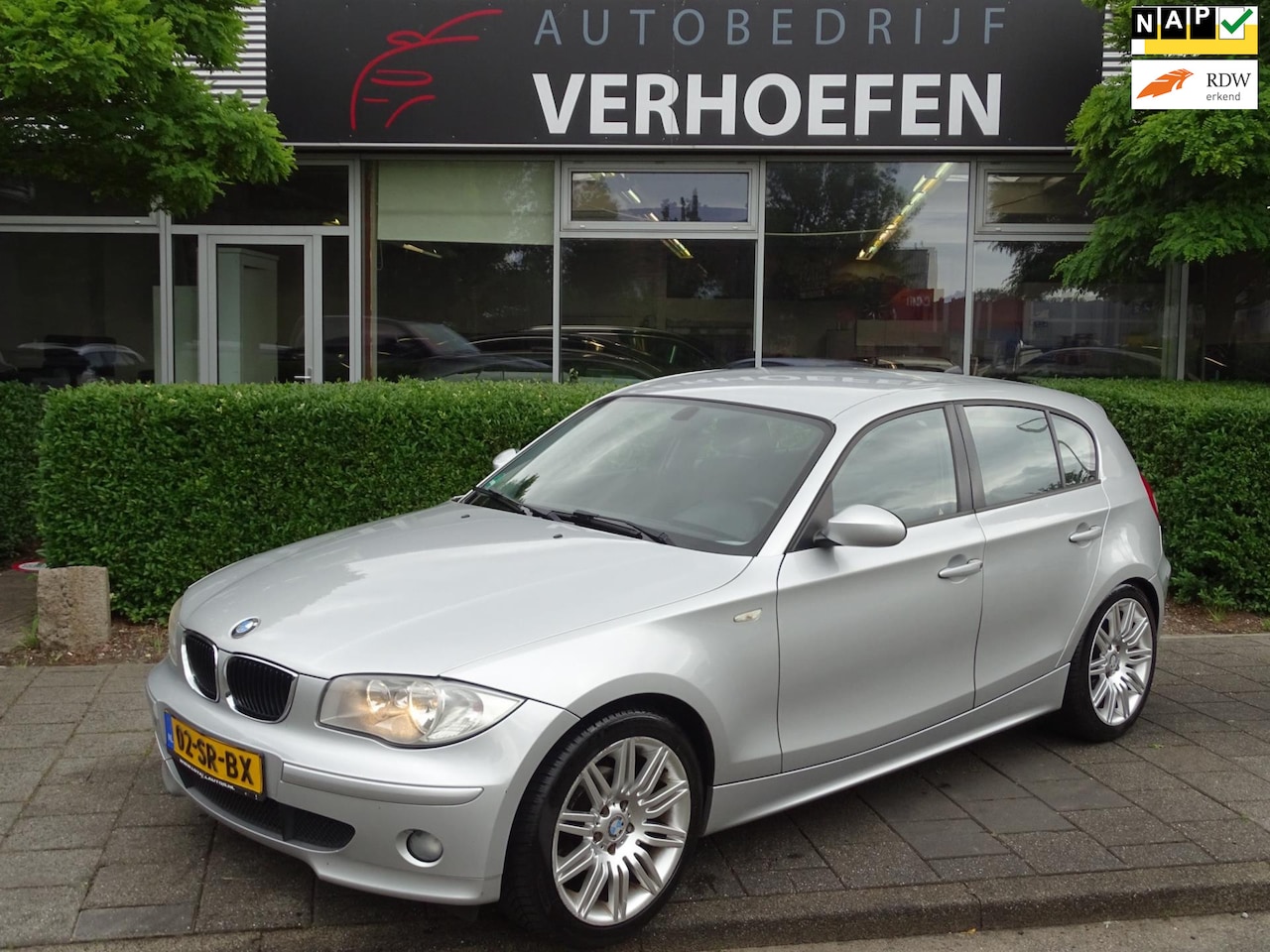 BMW 1-serie - 116i - CARPLAY - CRUISE CONTR - GOOGLE MAPS - AIRCO - INCL 2 SLEUTELS & ONDERHOUD ! - AutoWereld.nl