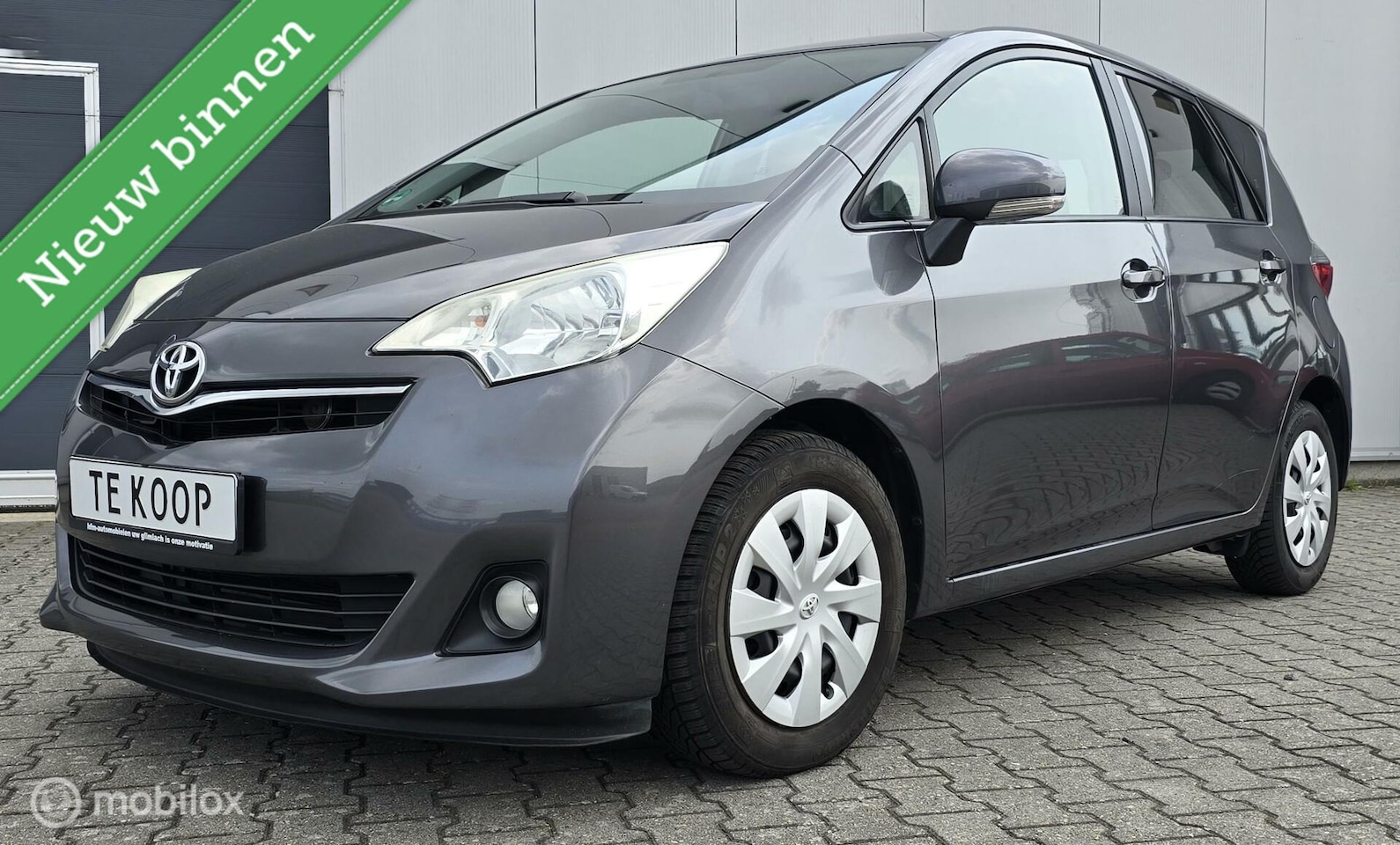 Toyota Verso S - 1.3 VVT-i Aspiration 1.3 VVT-i Aspiration - AutoWereld.nl