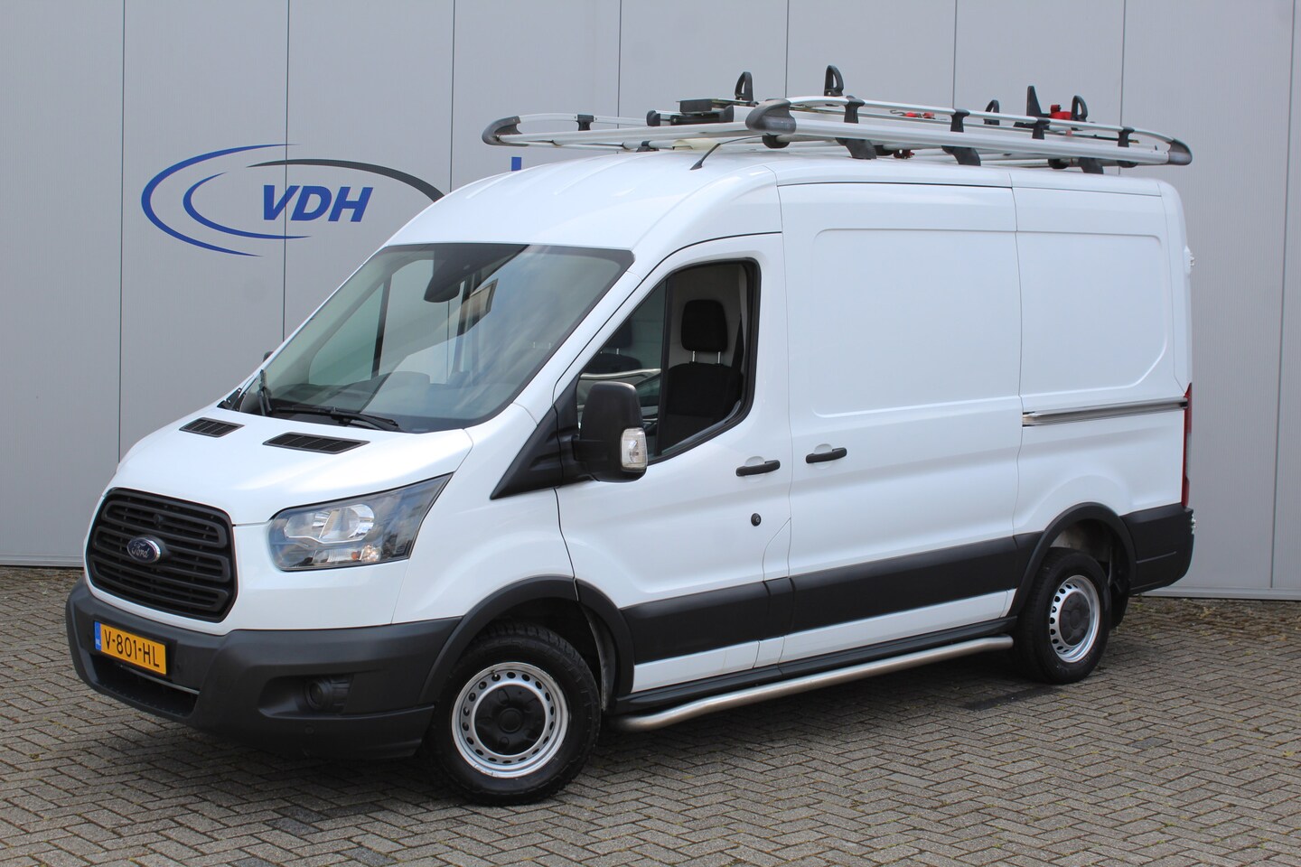 Ford Transit - 290 2.0-105pk TDCI L2H2 Ambiente. Compleet ingerichte Ford Transit ! Camera, pdc v+a, airc - AutoWereld.nl