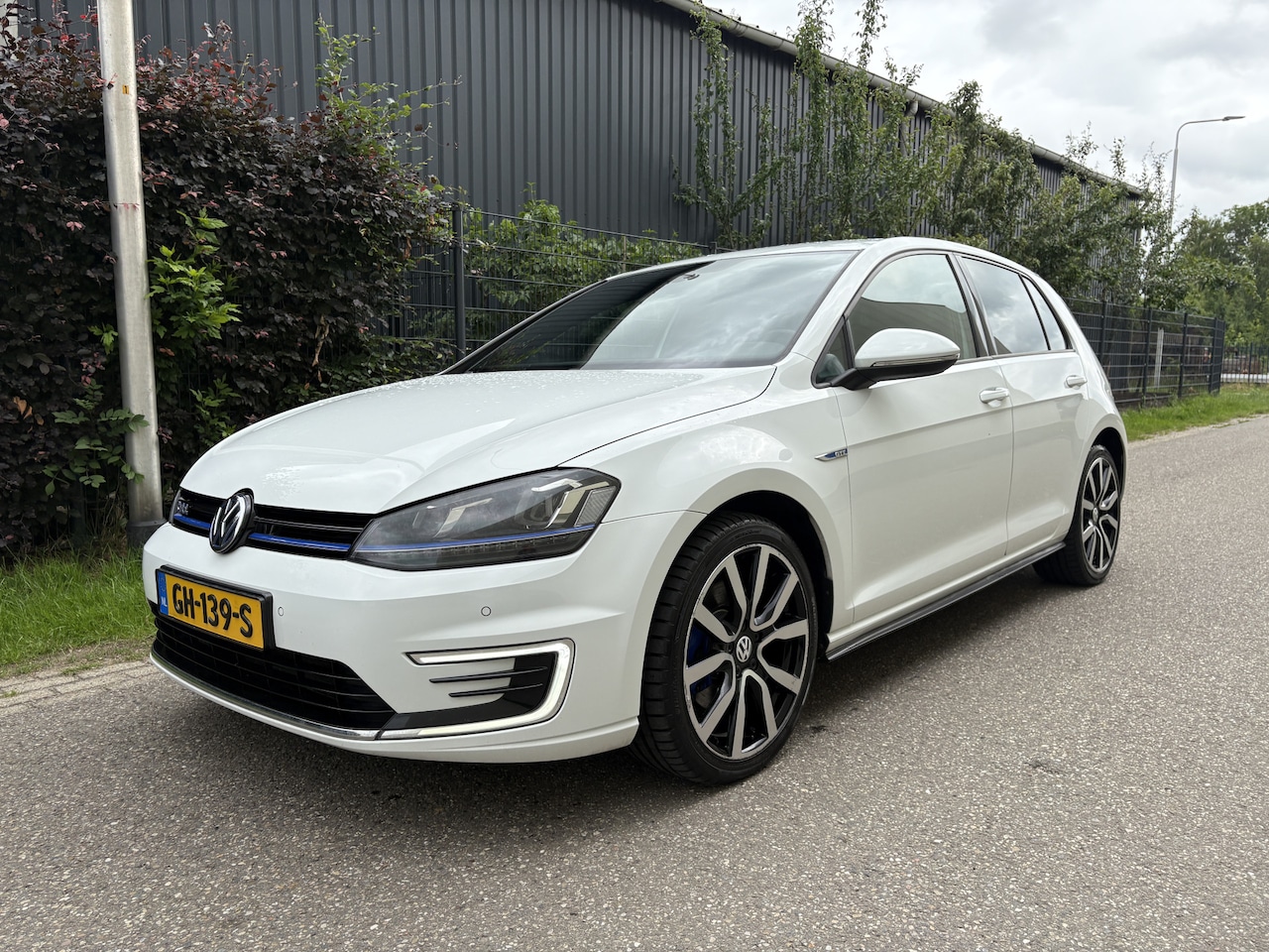 Volkswagen Golf - 1.4 TSI GTE / AUTOMAAT / NAVI / AIRCO / CRUISE - AutoWereld.nl
