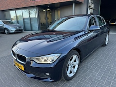 BMW 3-serie - 320i Executive AUTOMAAT LEDER NAVI PROF SUPER NETJES