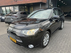 Mitsubishi Outlander - 2.0 PHEV Instyle SCHUIFDAK LEDER TREKHAAK CAMERA