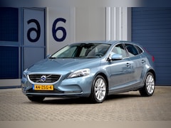 Volvo V40 - 1.6 T3 Summum / NL Auto / Leder / Xenon / NIEUWSTAAT