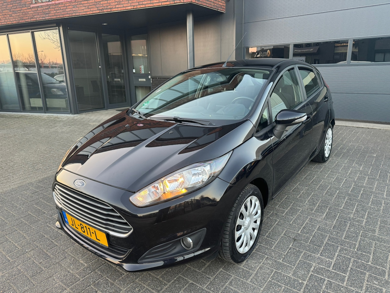 Ford Fiesta - 1.25 5DRS CLIMA TREKHAAK CRUISE CONTROL - AutoWereld.nl
