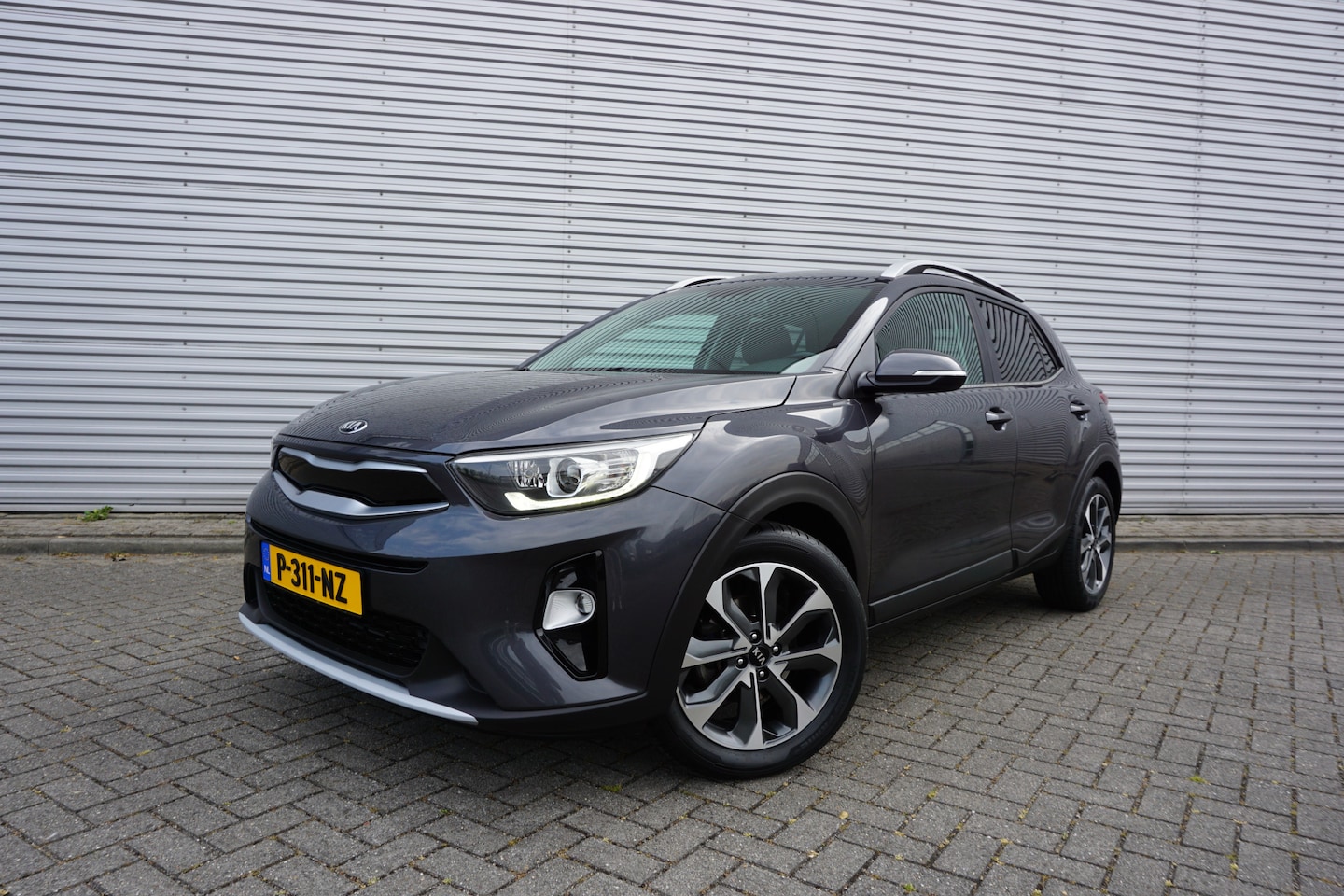 Kia Stonic - 1.4 MPi AUTOMAAT -  Climate / Navi / Cruise / Parkeers. / Camera - AutoWereld.nl