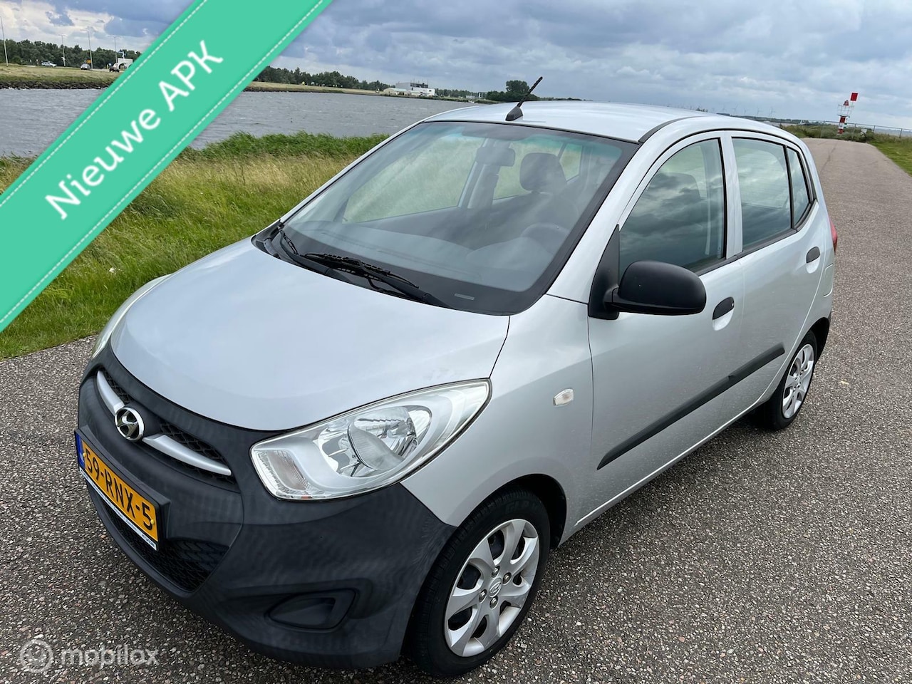 Hyundai i10 - 1.1 Pure *Lage KM* - AutoWereld.nl