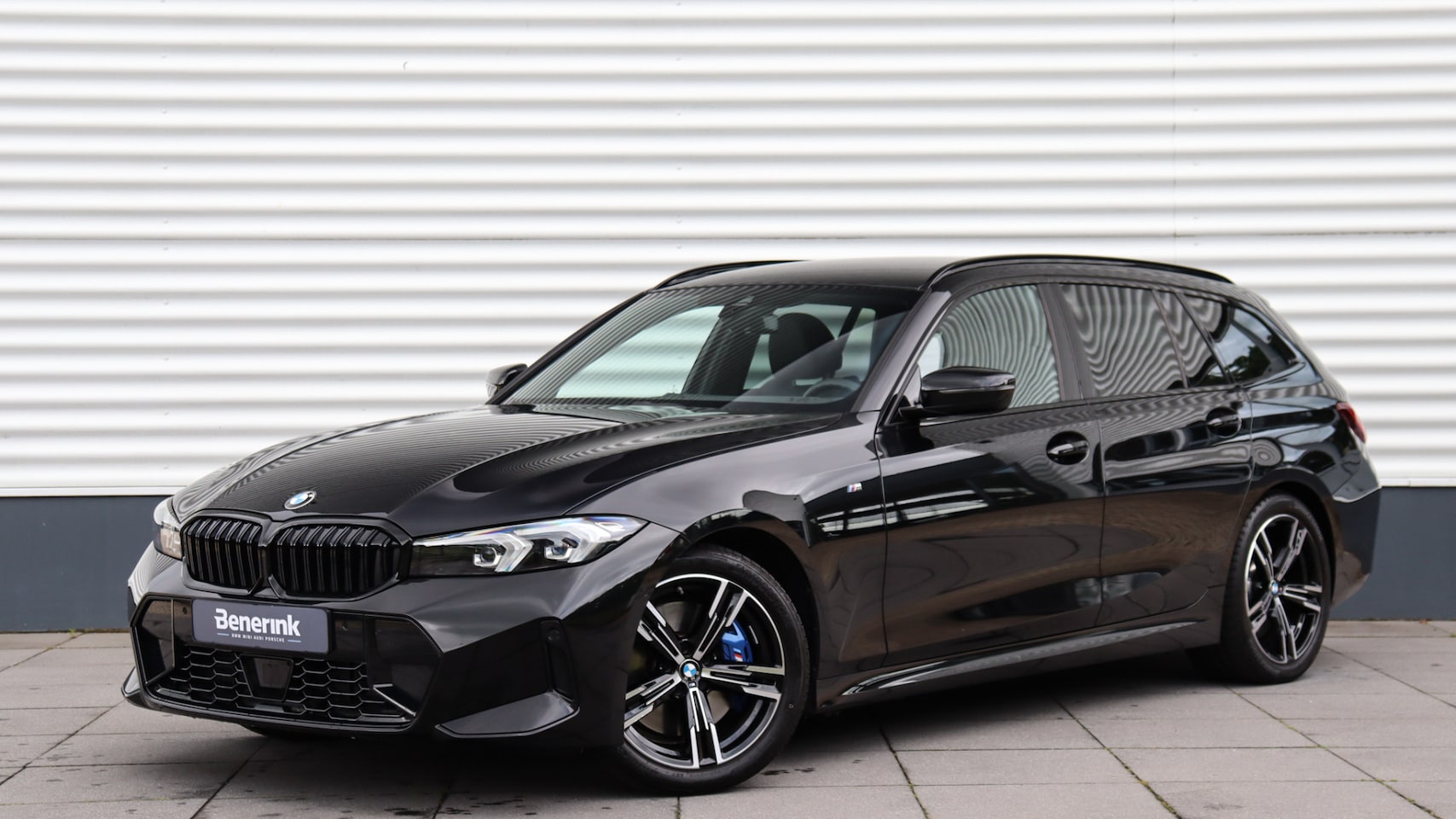 BMW 3-serie Touring - 330i M-Sport | Adaptieve Cruise Control | Shadow-Line | Achteruitrijcamera | HiFi - AutoWereld.nl