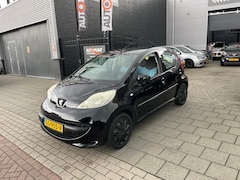 Peugeot 107 - 1.0-12V XR Stuurbekrachtiging Airco NAP APK