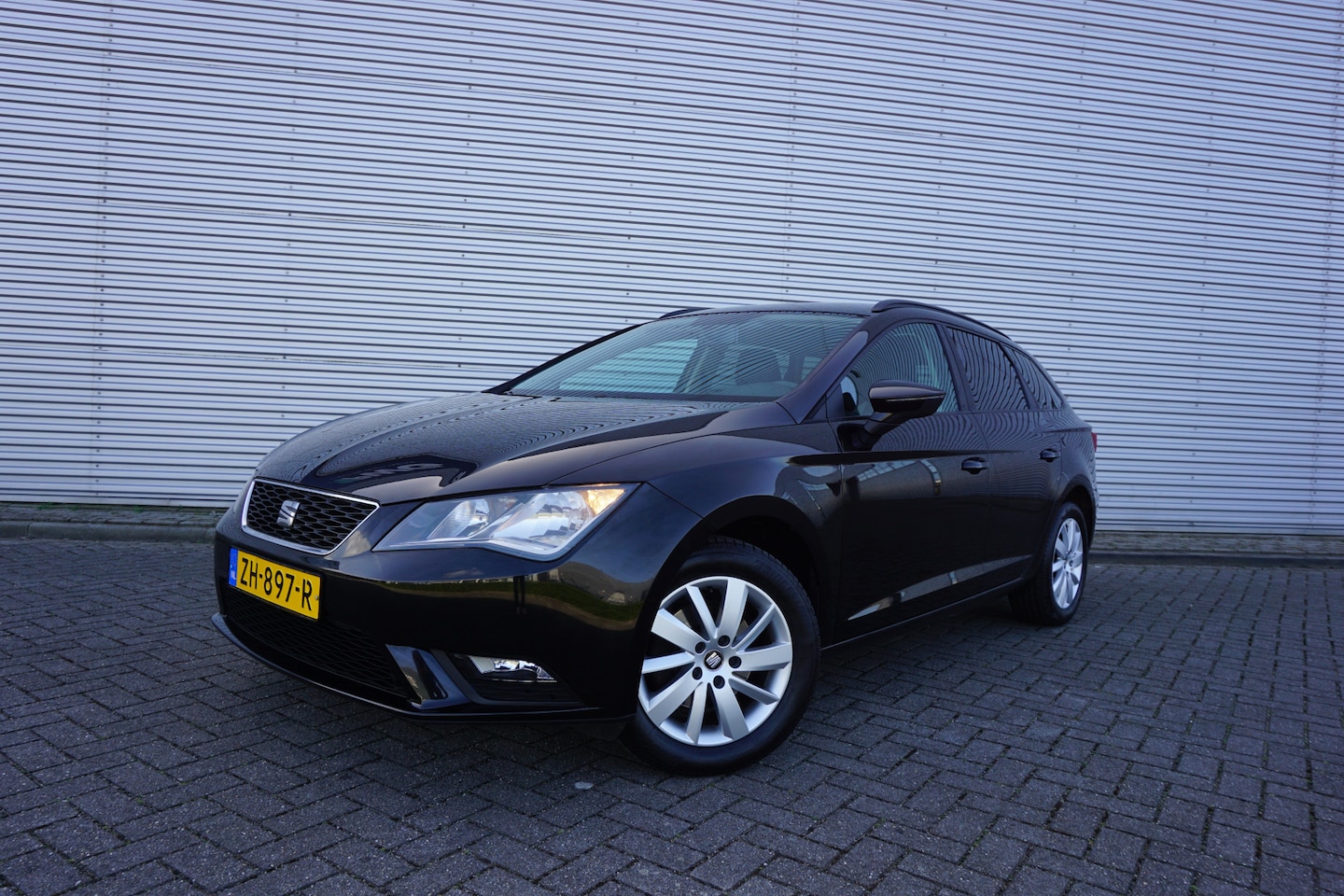Seat Leon ST - 1.2 TSI Reference Climate / Navi / Elektr. ramen / Parkeers. / Trekhaak - AutoWereld.nl
