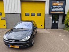 Peugeot 206 - 1.4-16V XT