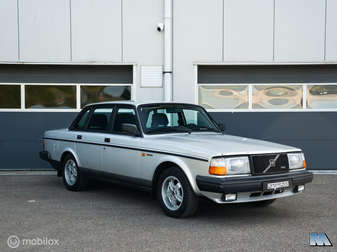 Volvo 240 - 2.3 GLT Turbo l Uniek l Perfecte resto-mod - AutoWereld.nl