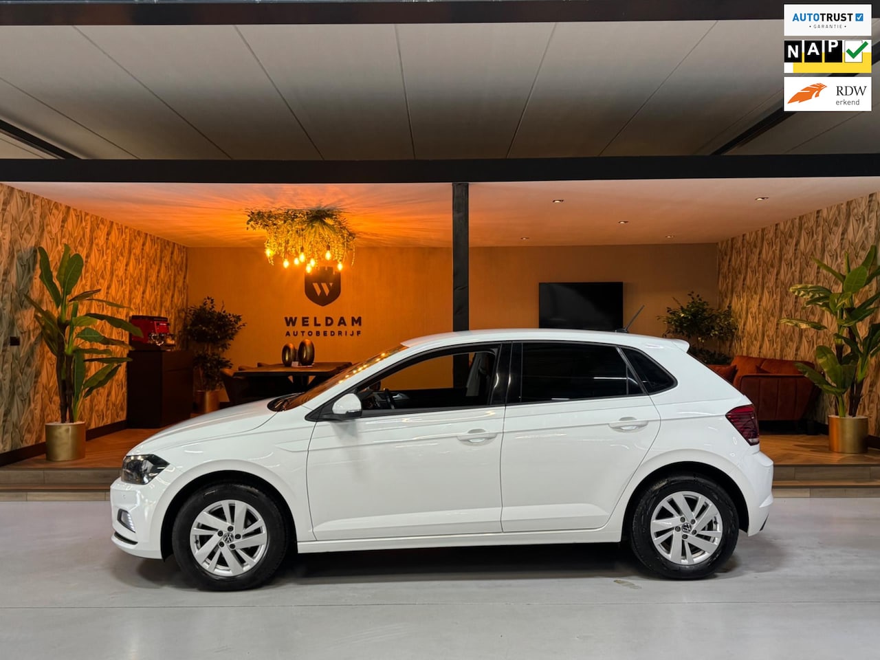 Volkswagen Polo - 1.0 TSI Style Garantie CarPlay Adoptieve Cruise StoelVW PDC Navi Led Rijklaar - AutoWereld.nl