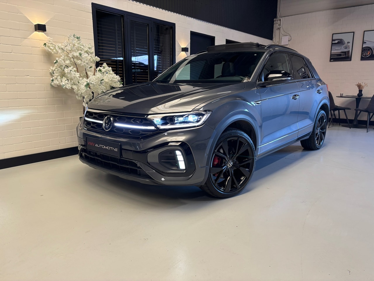 Volkswagen T-Roc - 1.5 TSI 3x R-Line Business |Pano|IQ - Light|Ledbar Keyless - AutoWereld.nl
