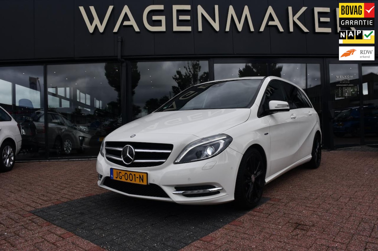 Mercedes-Benz B-klasse - 200 AmbitionNAVI|Cruise|Leder|CAMERA - AutoWereld.nl