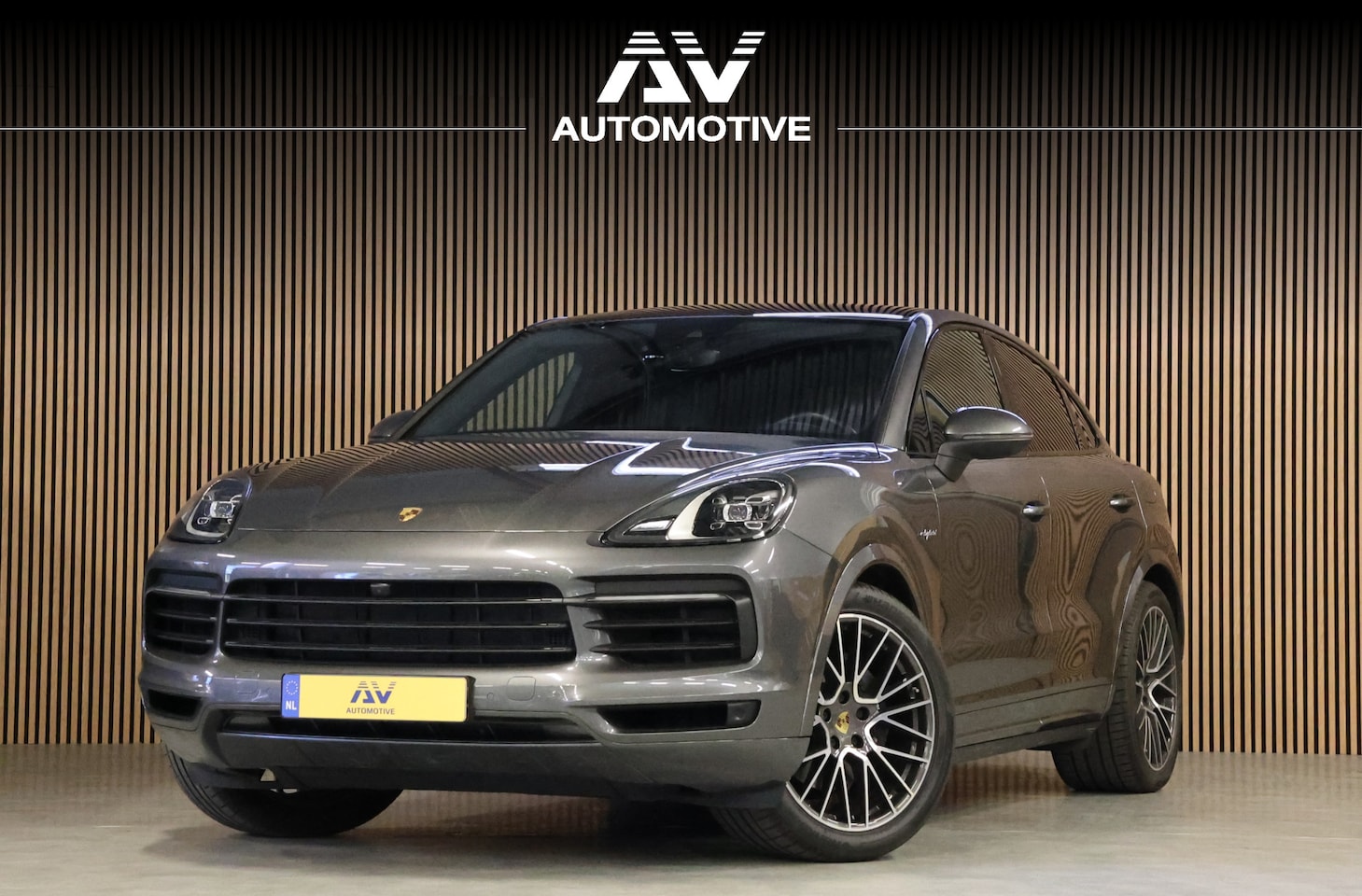 Porsche Cayenne Coupé - 3.0 E-Hybrid 462PK | Panoramadak | 360 Camera | Luchtvering | Dealer Onderhouden | Sport-C - AutoWereld.nl
