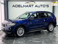 BMW X1 - SDrive18i Automaat / Navigatie full map / Climate control / Verwarmde stoelen / Parkeer se