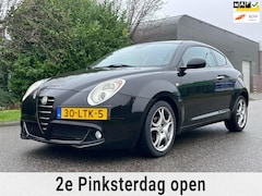 Alfa Romeo MiTo - 1.4 Distinctive Cruise*Clima*NAP*30-12-2025 APK*LM velgen*Parkeersensoren*2e eigenaar