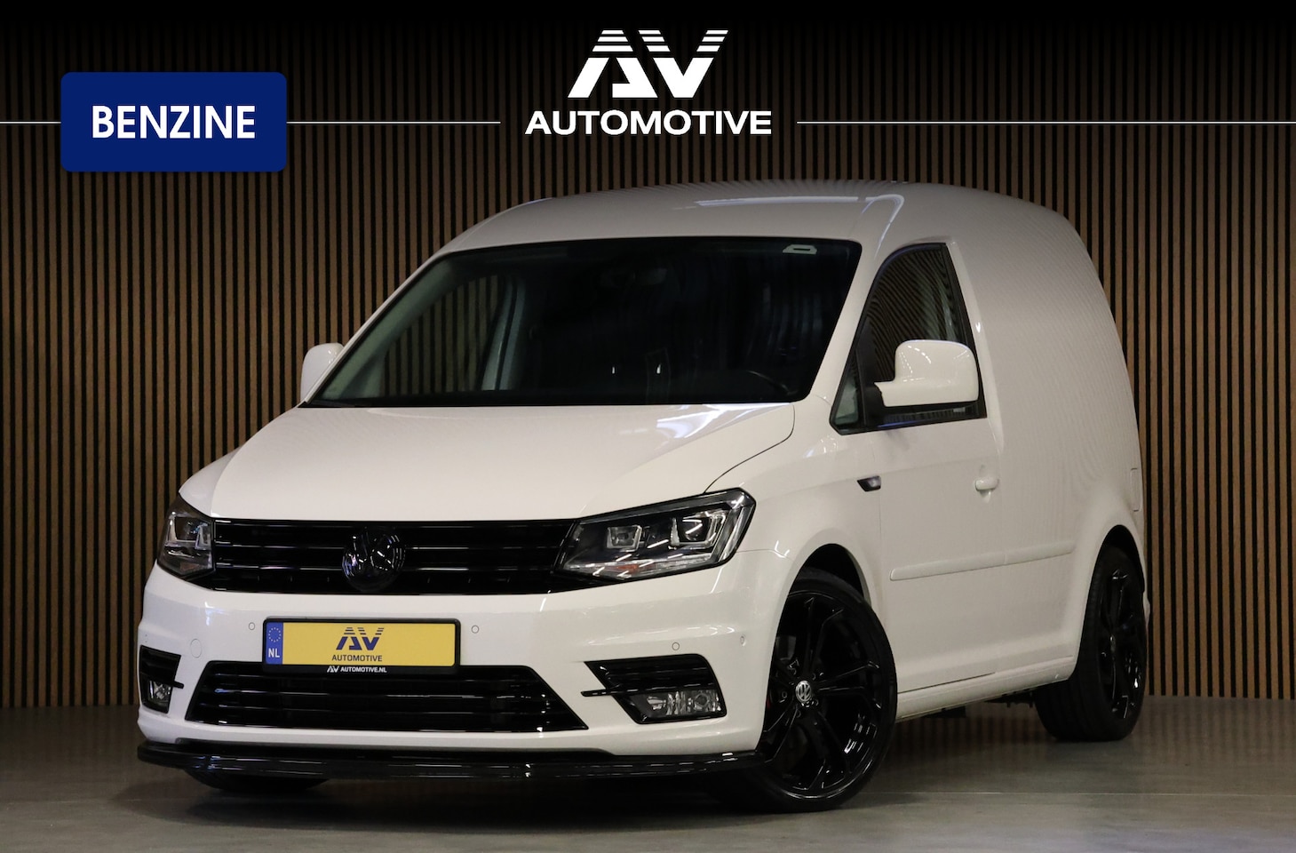 Volkswagen Caddy - 1.4 TSI R-Line DSG | Bi-Xenon | Navigatie | CarPlay | Climate Control | Stoelverwarming | - AutoWereld.nl
