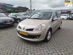 Renault Clio - 1.6-16V Dynamique Luxe