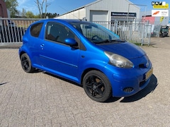Toyota Aygo - 1.0-12V Access LEDER INTERIEUR ZWART ORG ZELDZAAM LM VELGEN 16 INCH , SPECIALE UITV, ELEKT