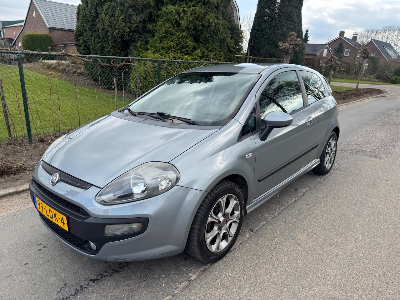 Fiat Punto Evo - 1.4 Racing Airco, Lm velgen - AutoWereld.nl