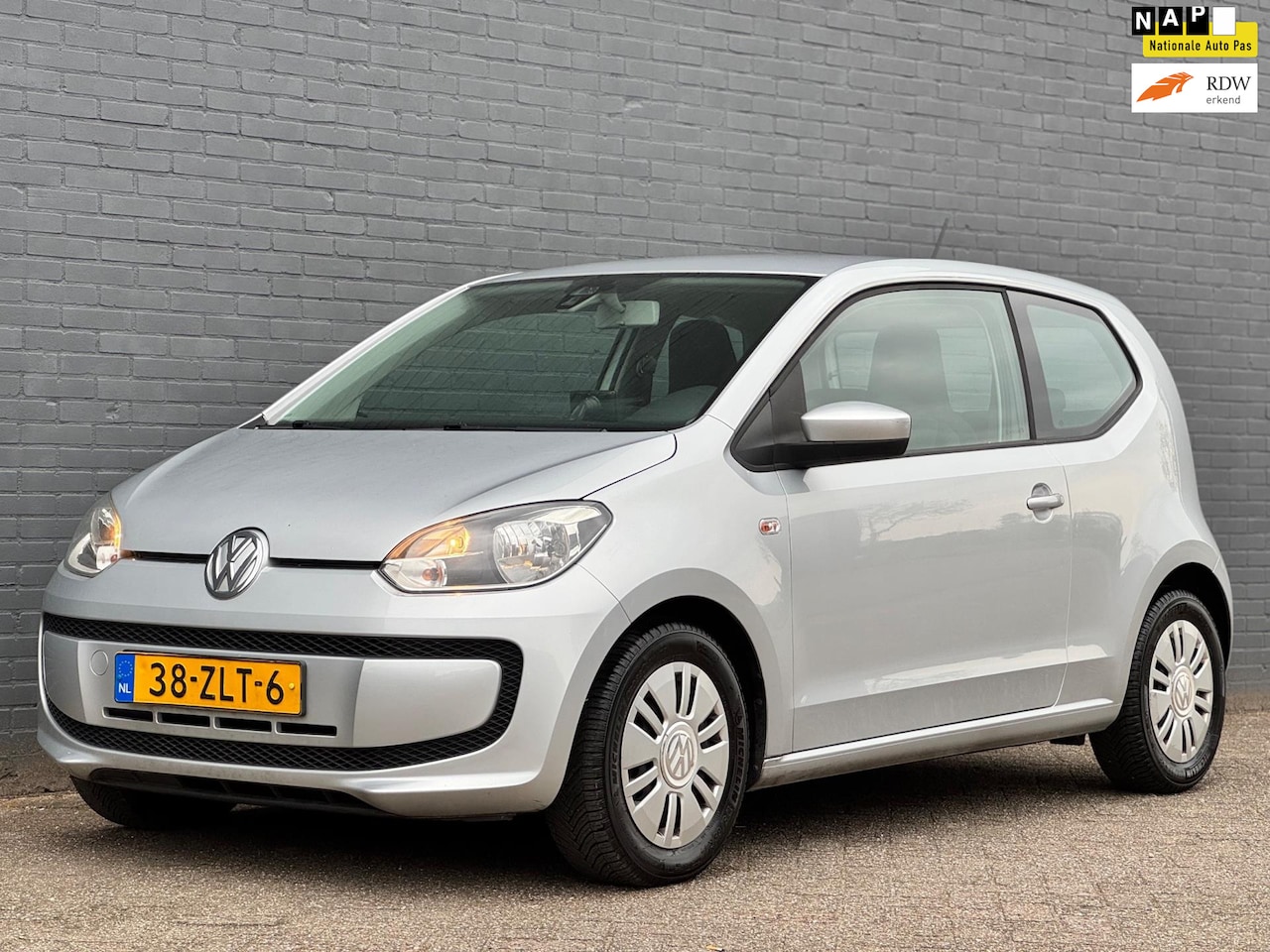 Volkswagen Up! - 1.0 move up! BlueMotion|NAVI|AIRCO|ELEKRAMEN|STUURBEKR|ZEER ZUINIG - AutoWereld.nl
