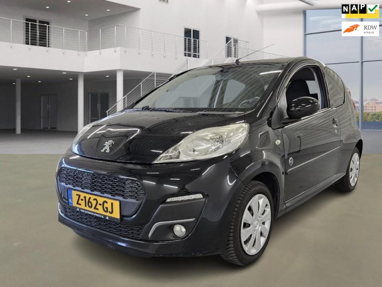 Peugeot 107 - 1.0 Première/LAGE KM /APK28-03-2026/FACELIFT/AIRCO/ELEKRAMEN/STUURBEKR - AutoWereld.nl