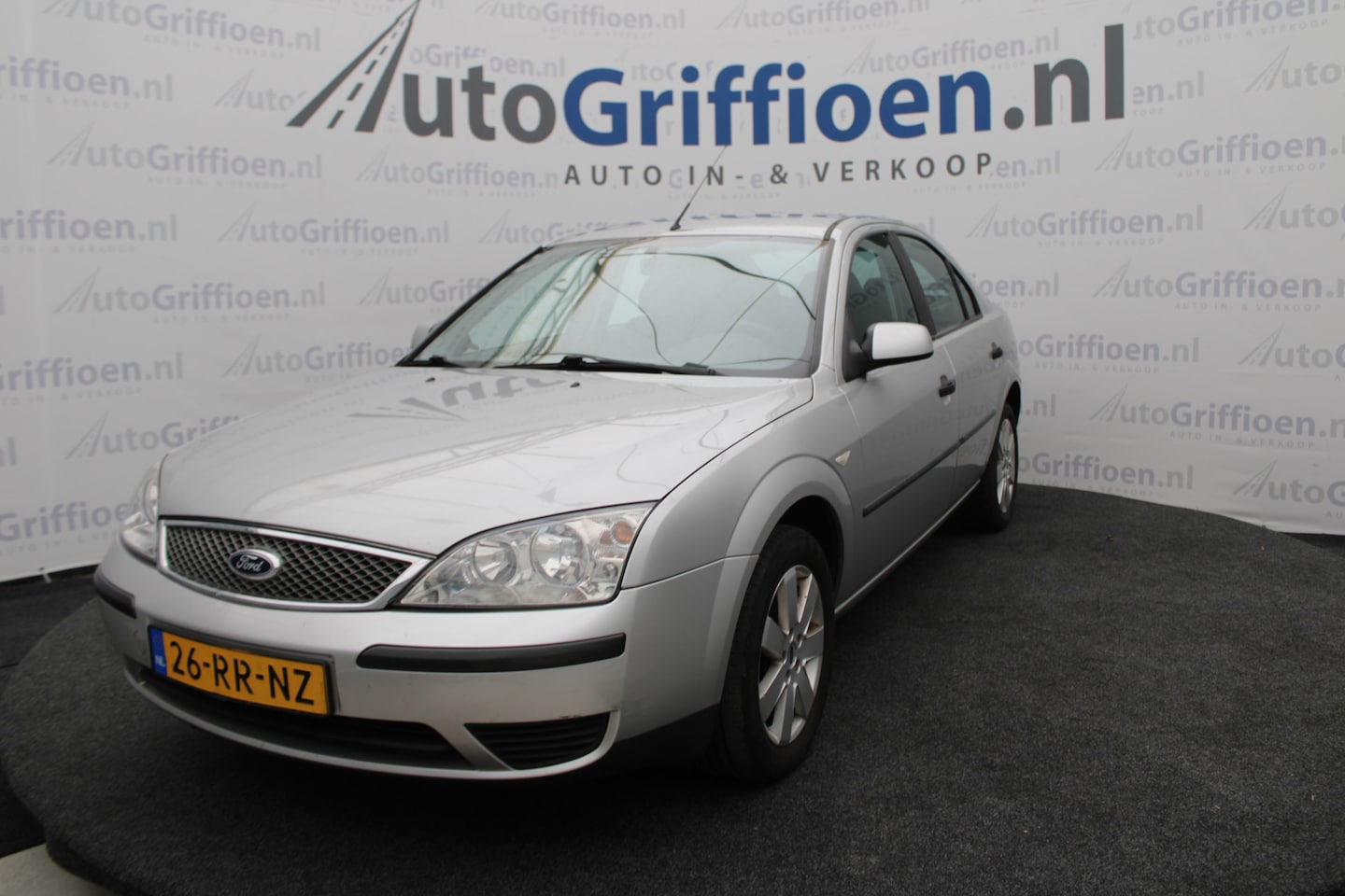Ford Mondeo - 1.8-16V Trend nette hatchback met trekhaak - AutoWereld.nl