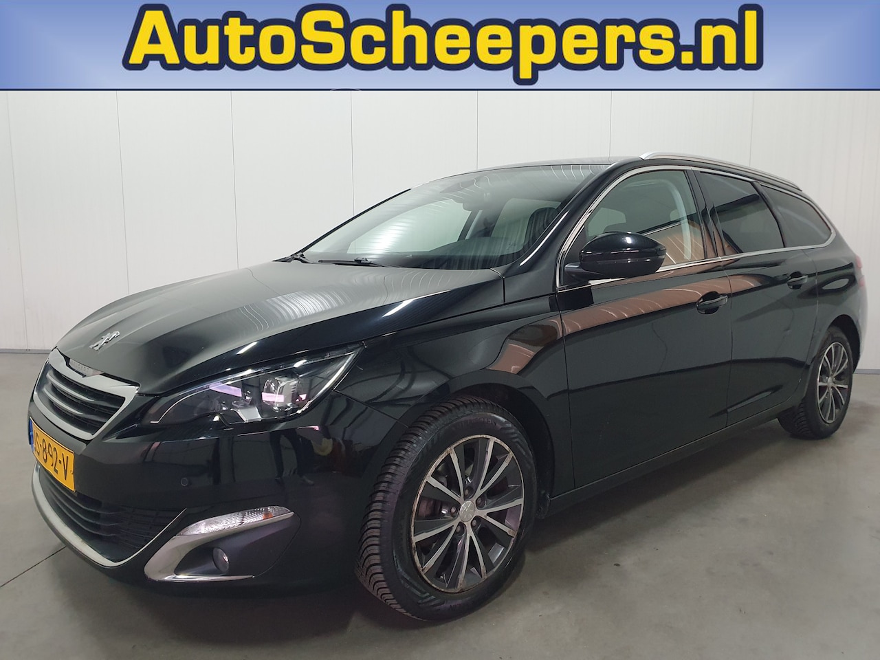 Peugeot 308 SW - 1.2 PureTech Blue Lease Premium LED/CAMERA/PANO/NAVI/CRUISE/CLIMA - AutoWereld.nl