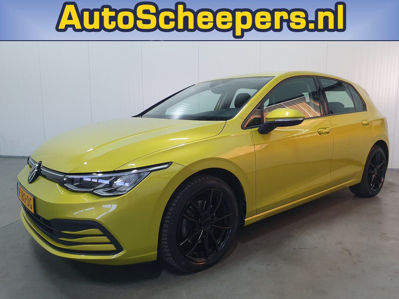 Volkswagen Golf - 1.0 eTSI Life Business CARPLAY/CAMERA/DIG.COCKPIT/LMV - AutoWereld.nl